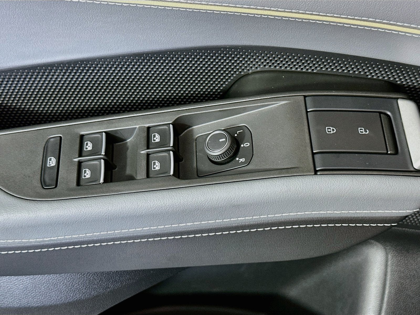 2027 Volkswagen Atlas 2.0T SEL