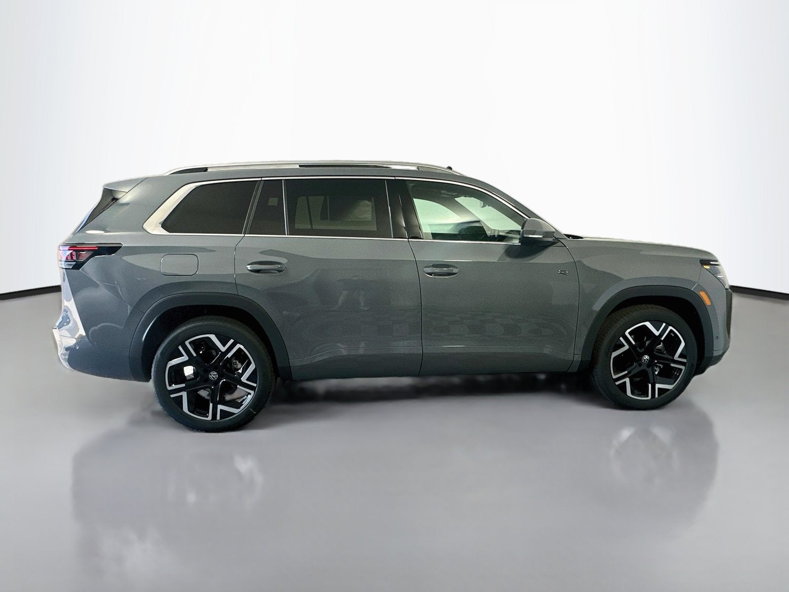 2027 Volkswagen Atlas SEL Premium R-Line