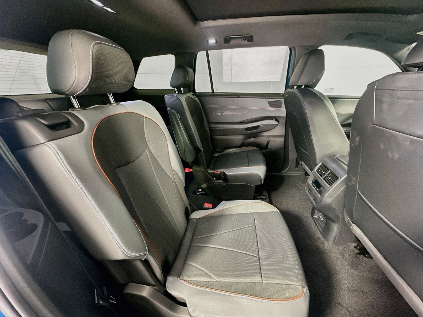 2027 Volkswagen Atlas SEL Premium R-Line