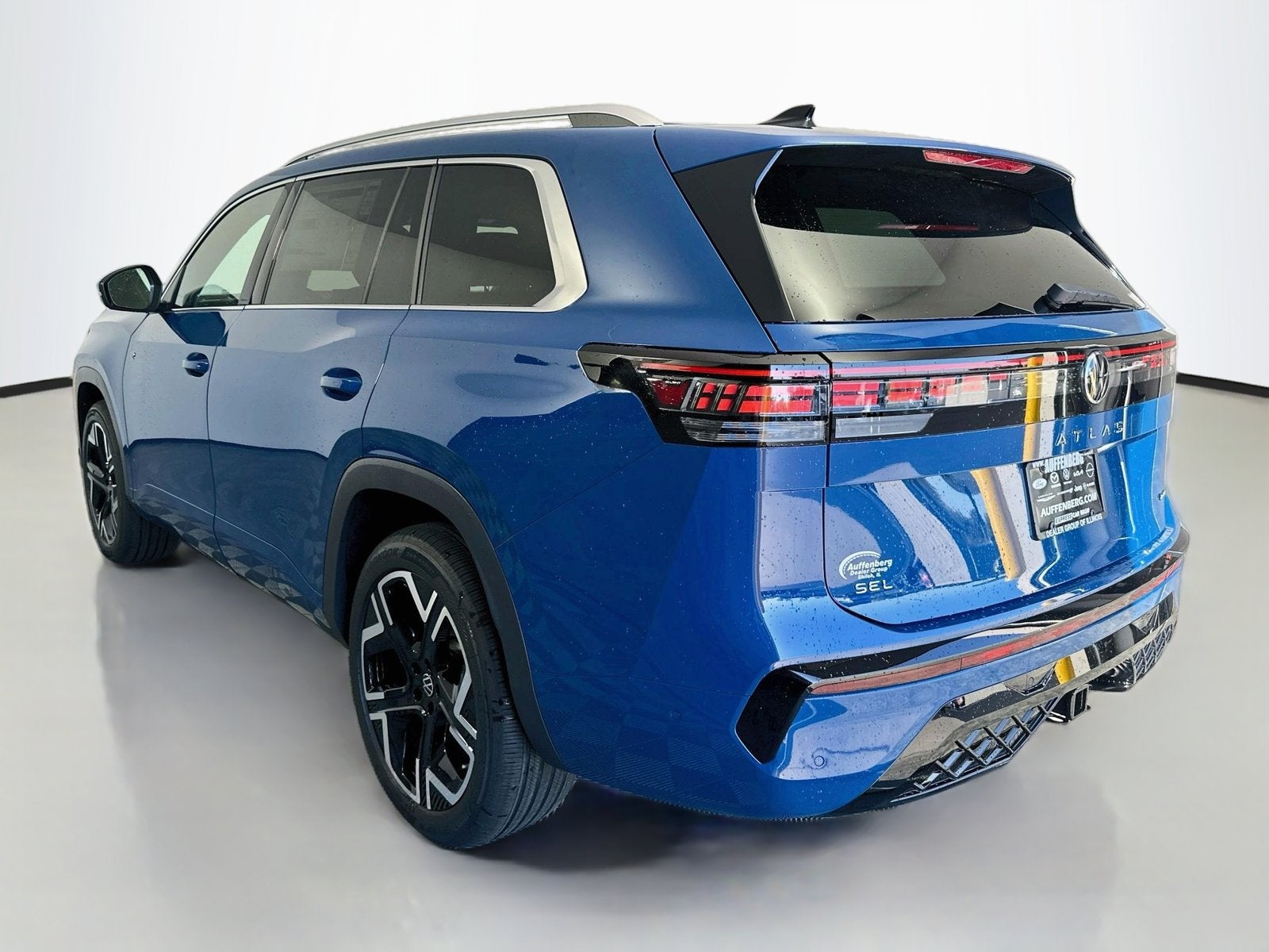 2027 Volkswagen Atlas SEL Premium R-Line