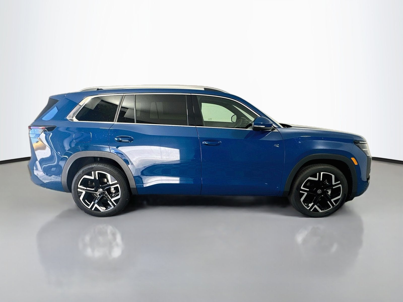 2027 Volkswagen Atlas SEL Premium R-Line