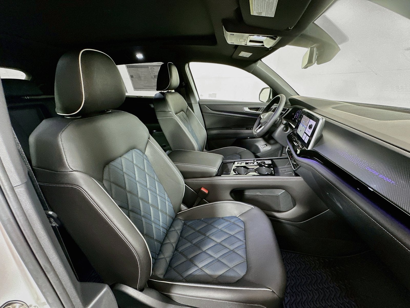 2026 Volkswagen Atlas Cross Sport SEL Premium R-Line