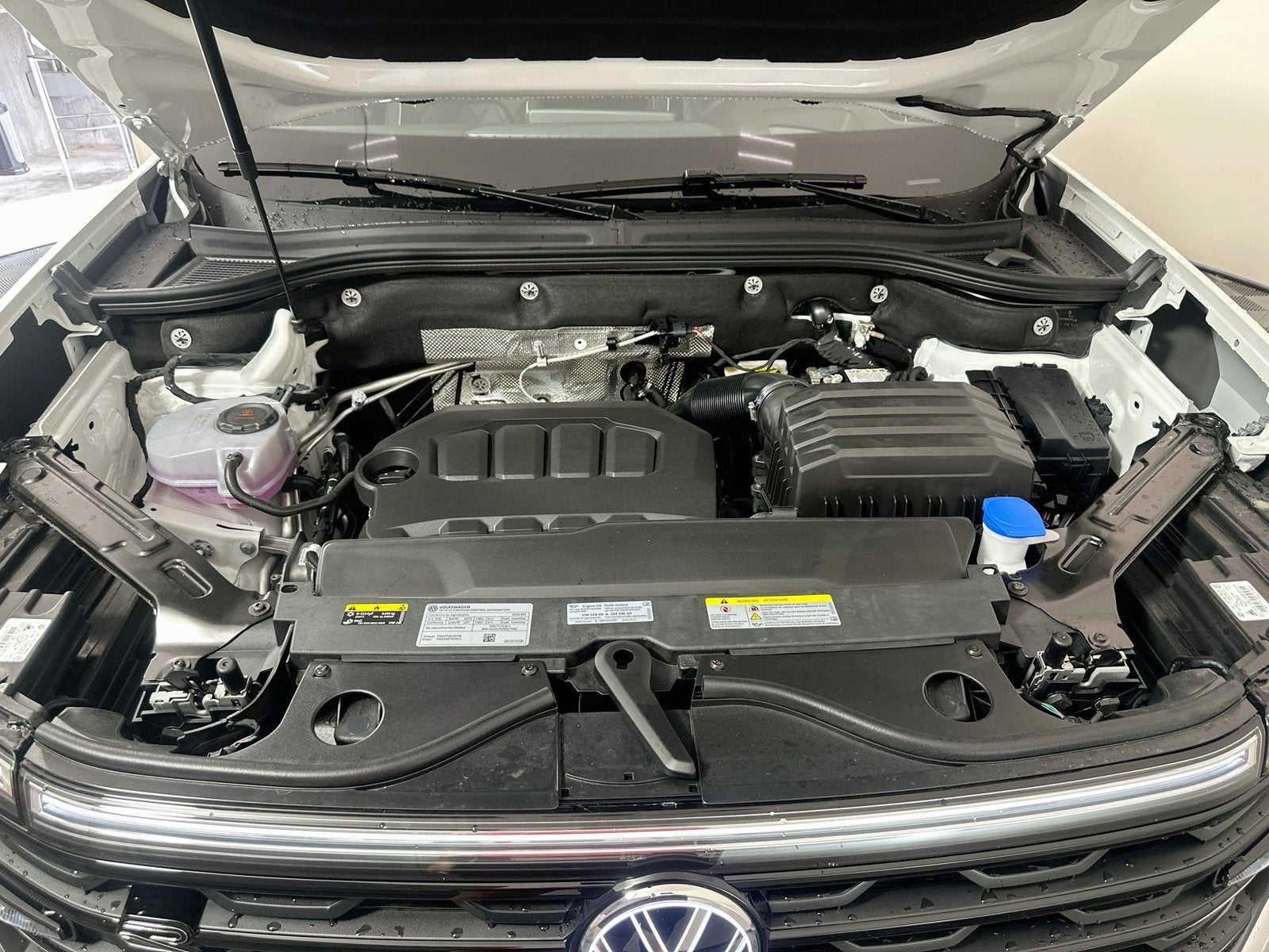 2026 Volkswagen Atlas Cross Sport SEL Premium R-Line