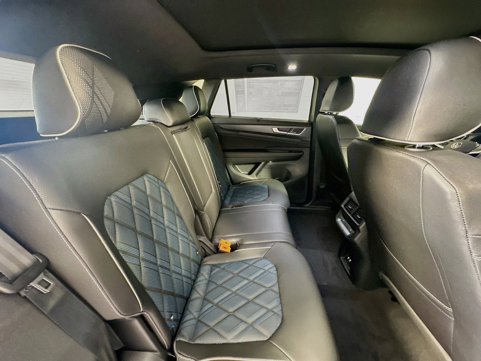2026 Volkswagen Atlas Cross Sport 2.0T SEL Premium R-Line