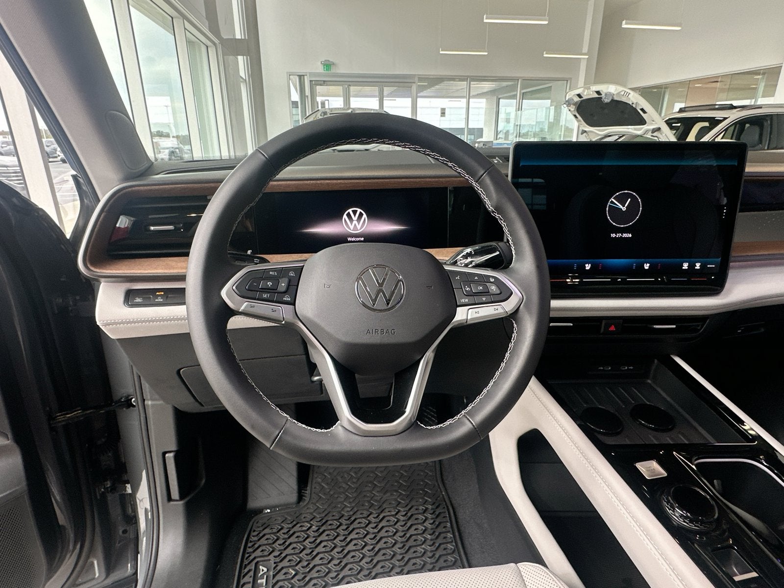 2027 Volkswagen Atlas SE w/Technology
