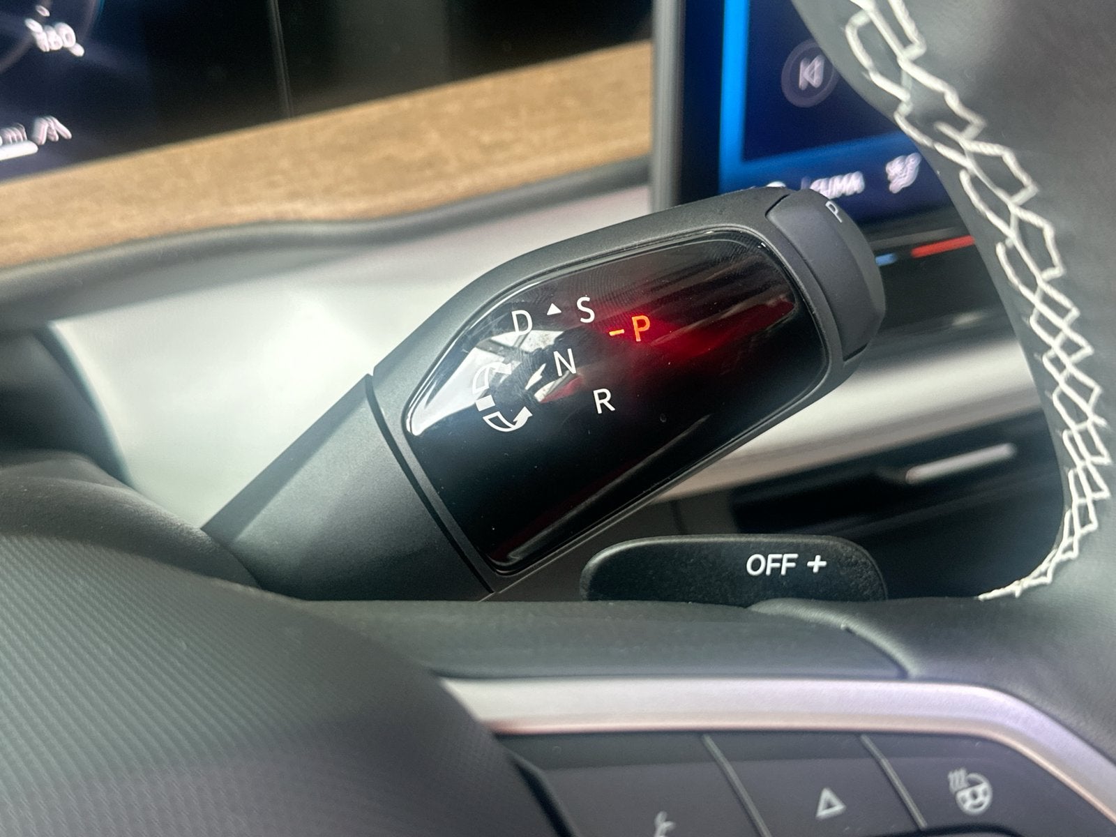 2027 Volkswagen Atlas SE w/Technology