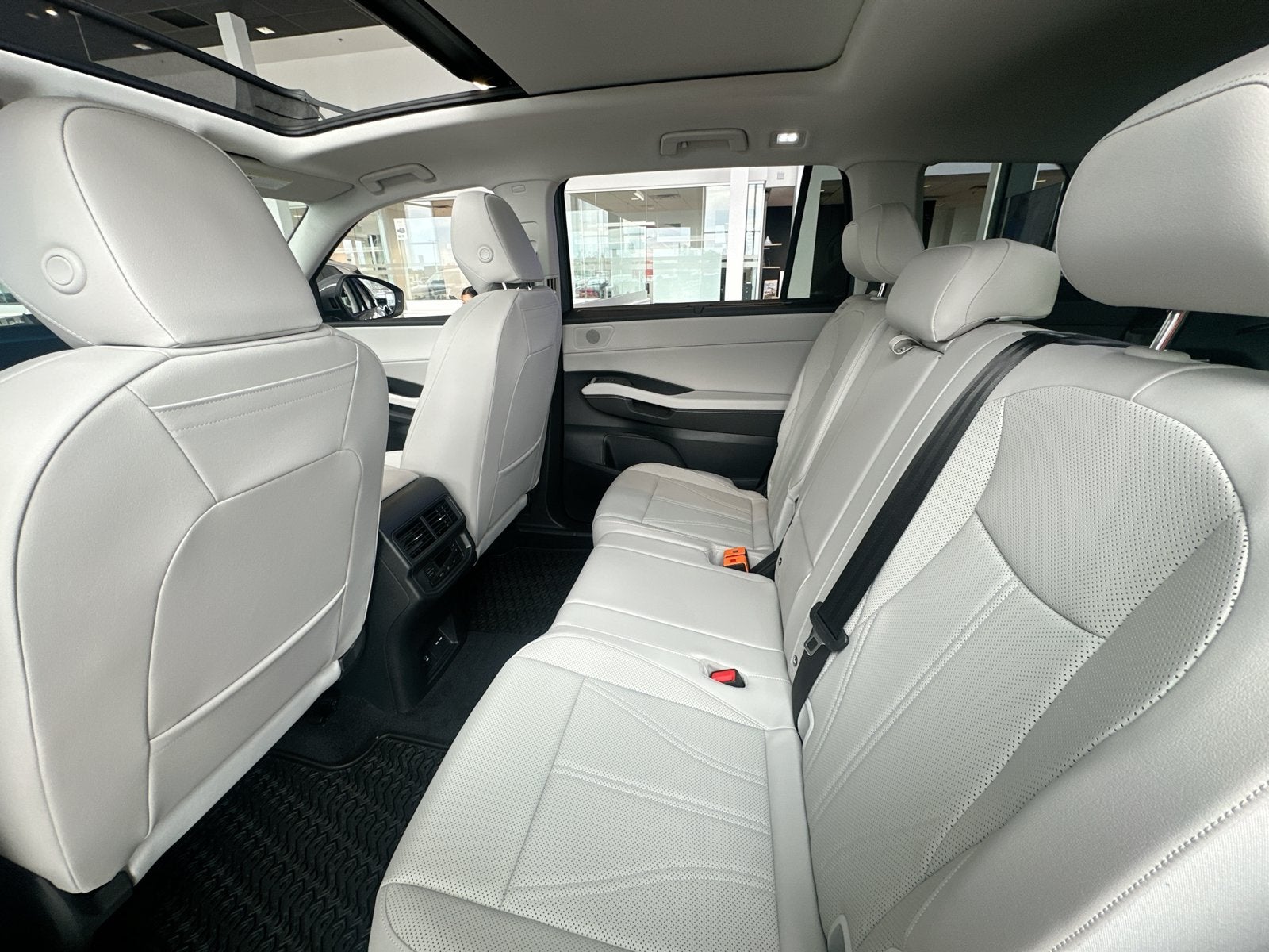 2027 Volkswagen Atlas SE w/Technology