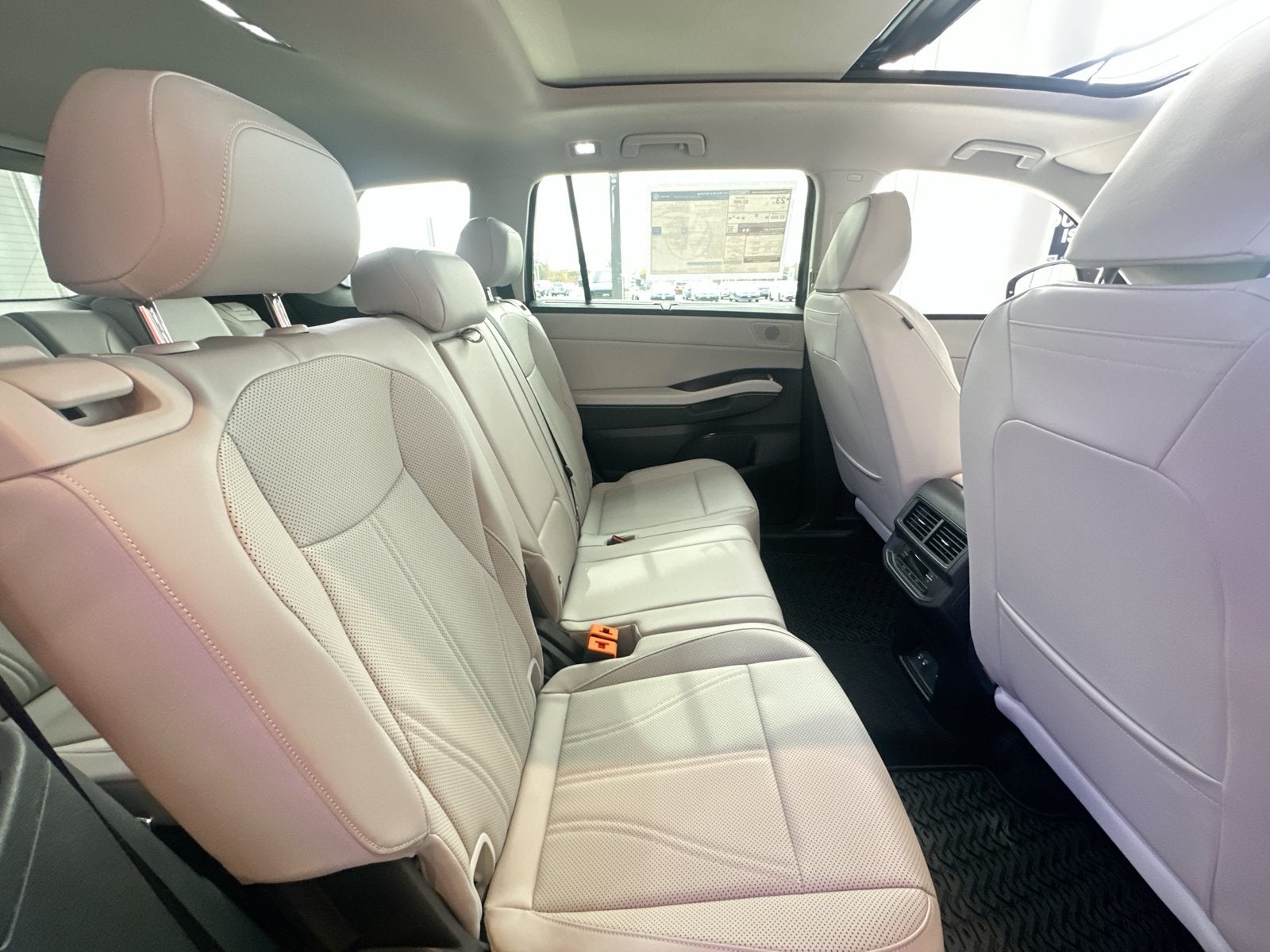 2027 Volkswagen Atlas SE w/Technology