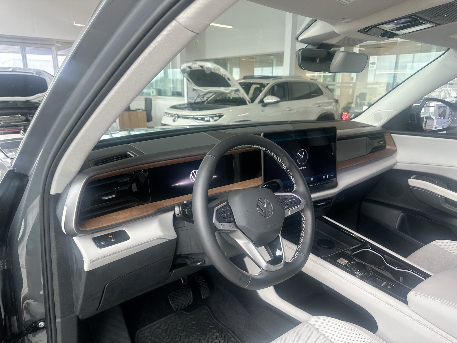 2027 Volkswagen Atlas SE w/Technology