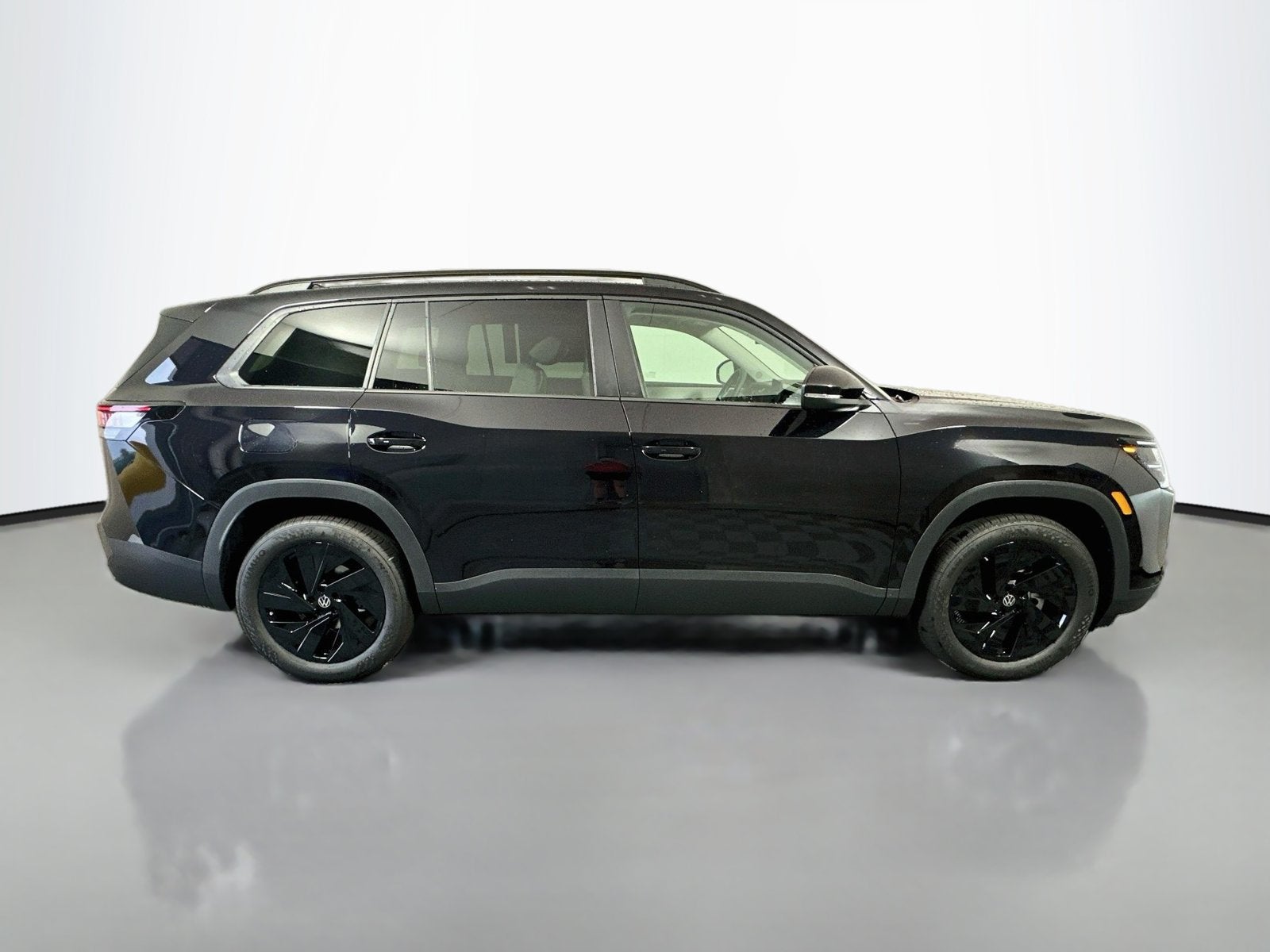 2027 Volkswagen Atlas 2.0T SE w/ Technology