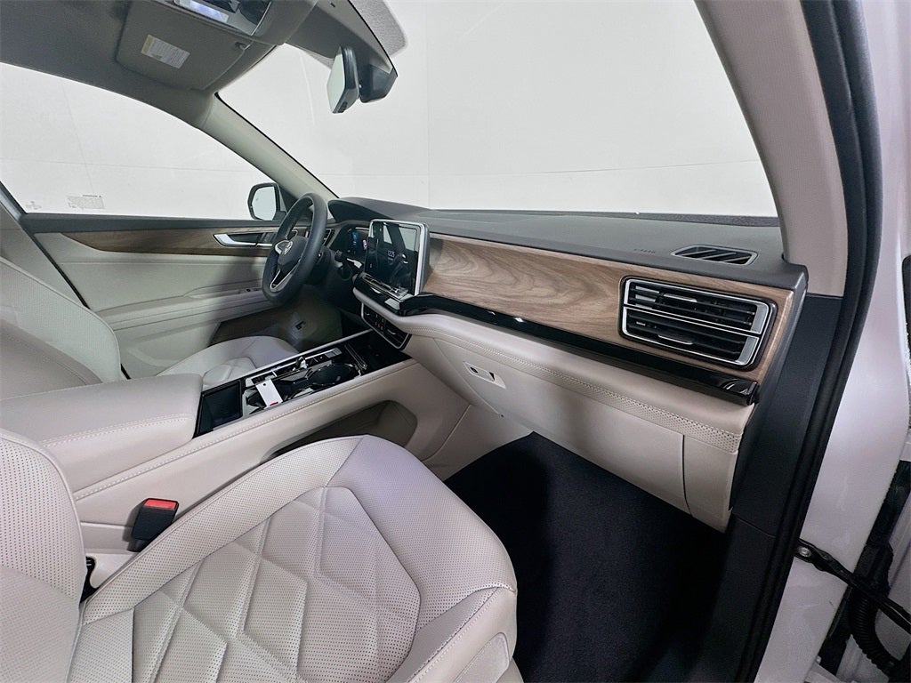 2026 Volkswagen Atlas 2.0T SE w/ Technology