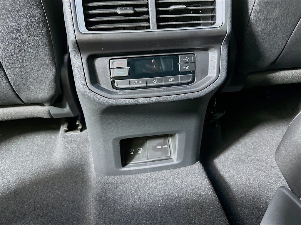 2026 Volkswagen Atlas 2.0T SE w/ Technology