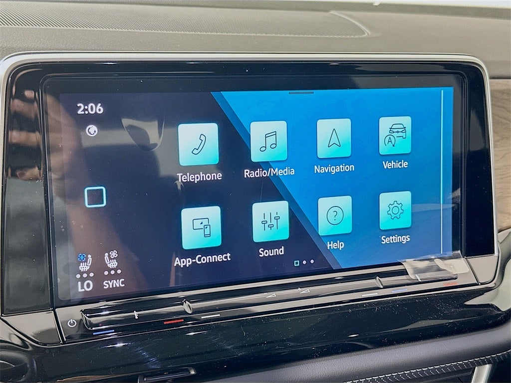 2026 Volkswagen Atlas 2.0T SE w/ Technology