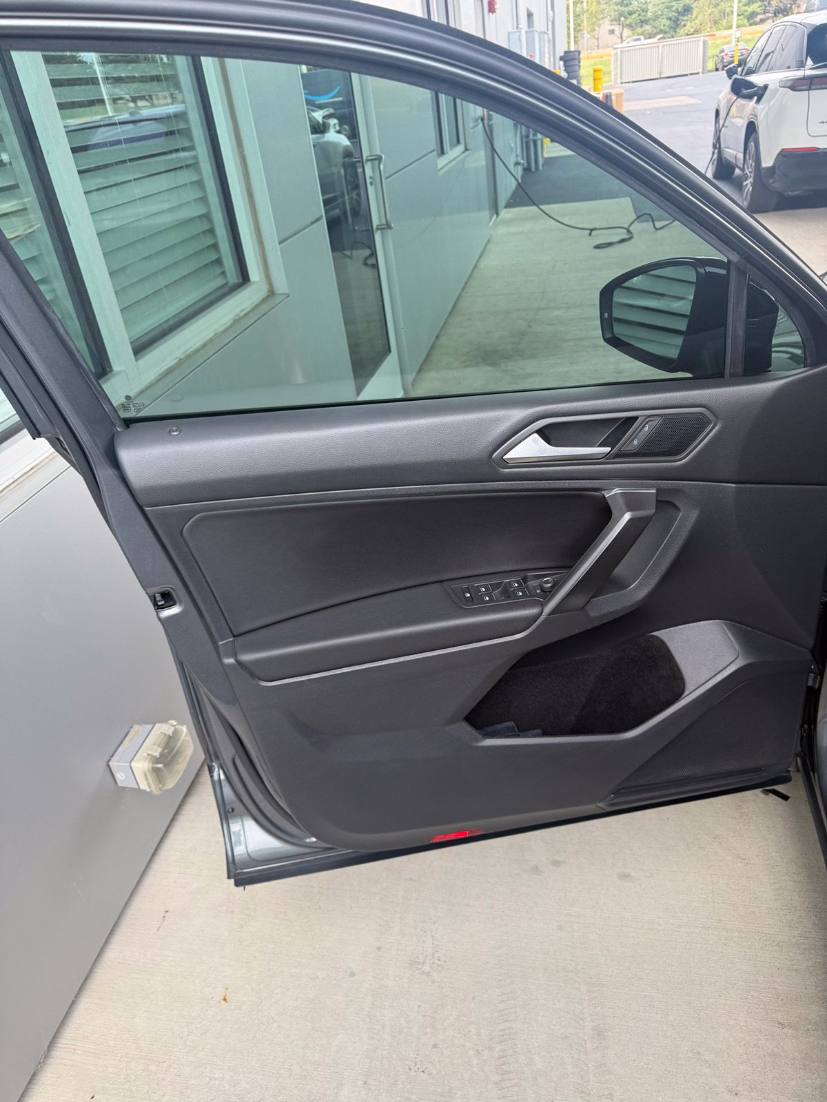 2021 Volkswagen Tiguan SE R-Line Black