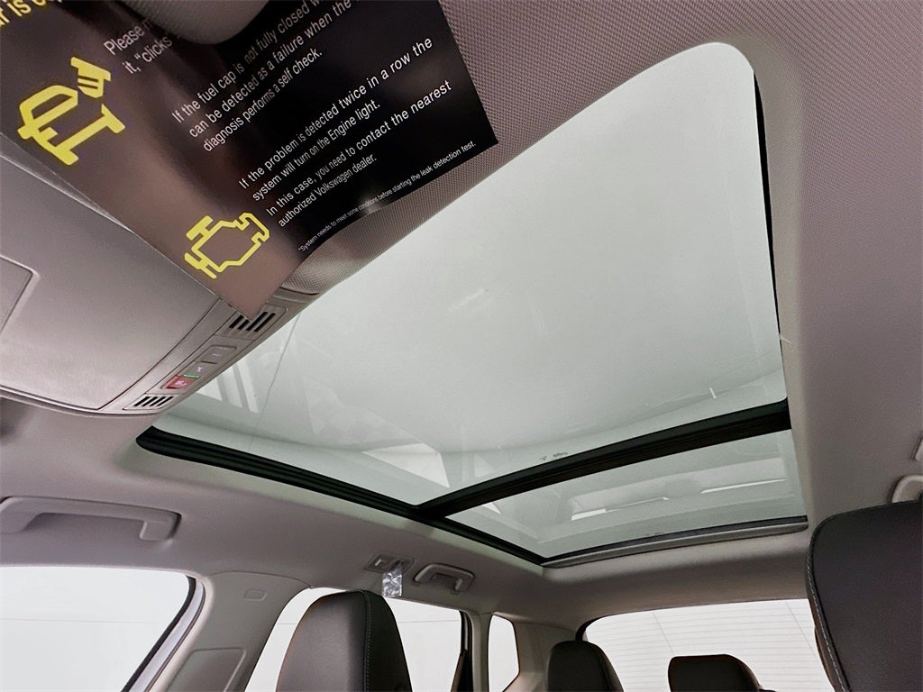 2026 Volkswagen Taos 1.5T SE Black