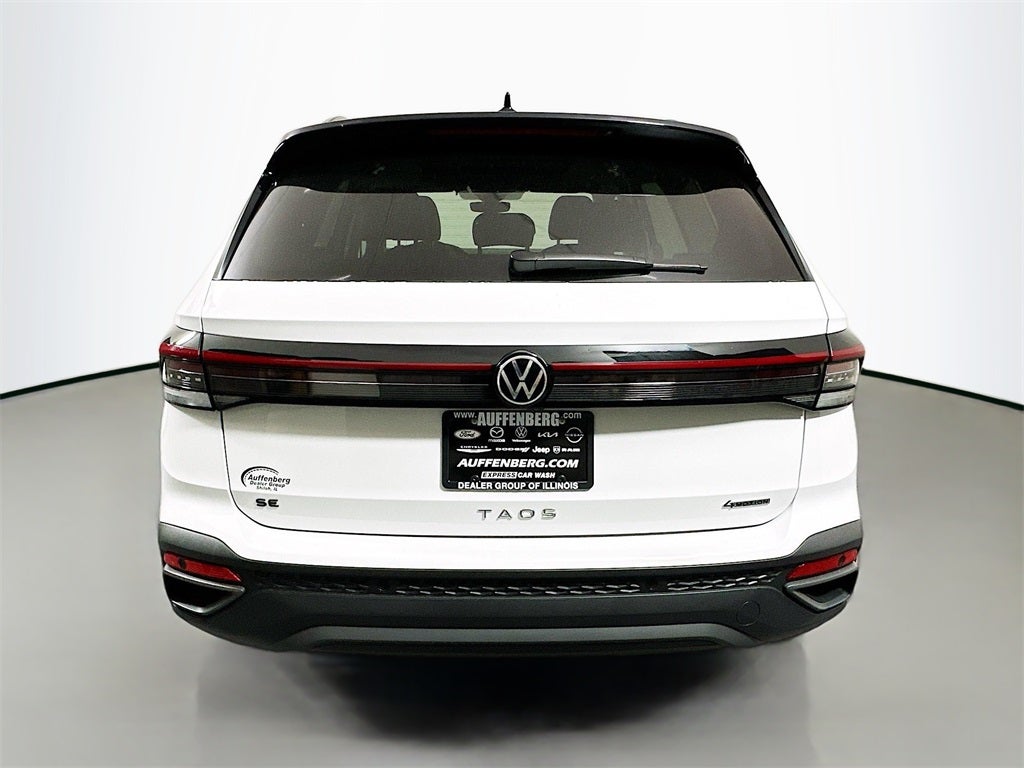 2026 Volkswagen Taos 1.5T SE Black