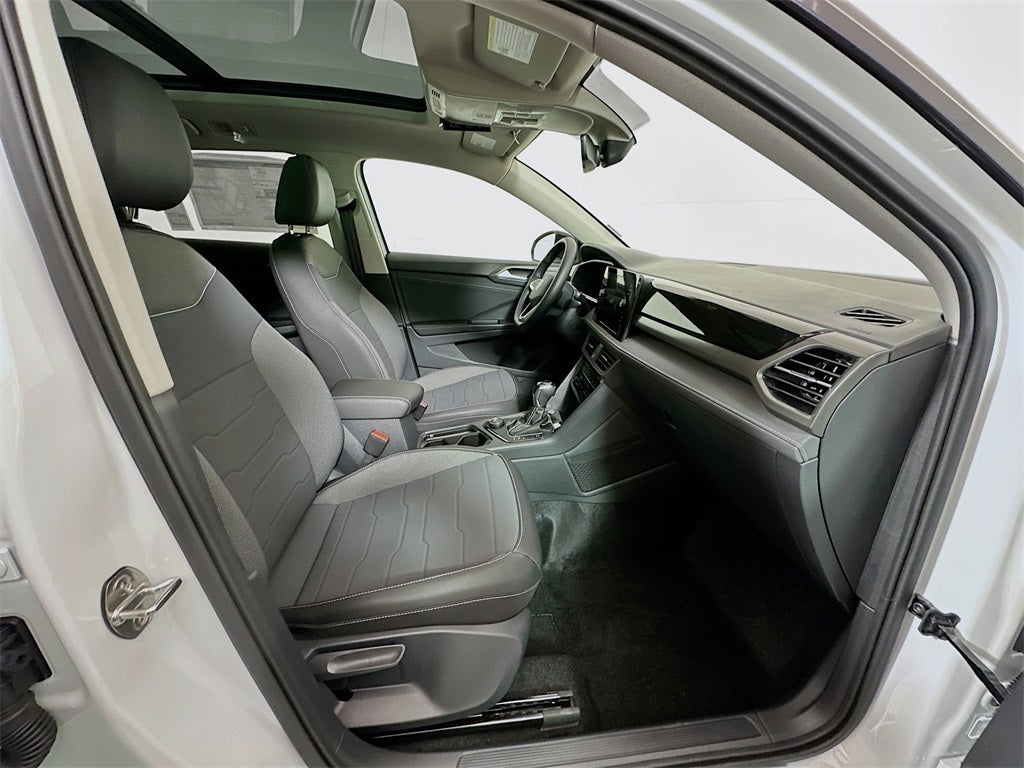 2026 Volkswagen Taos 1.5T SE Black