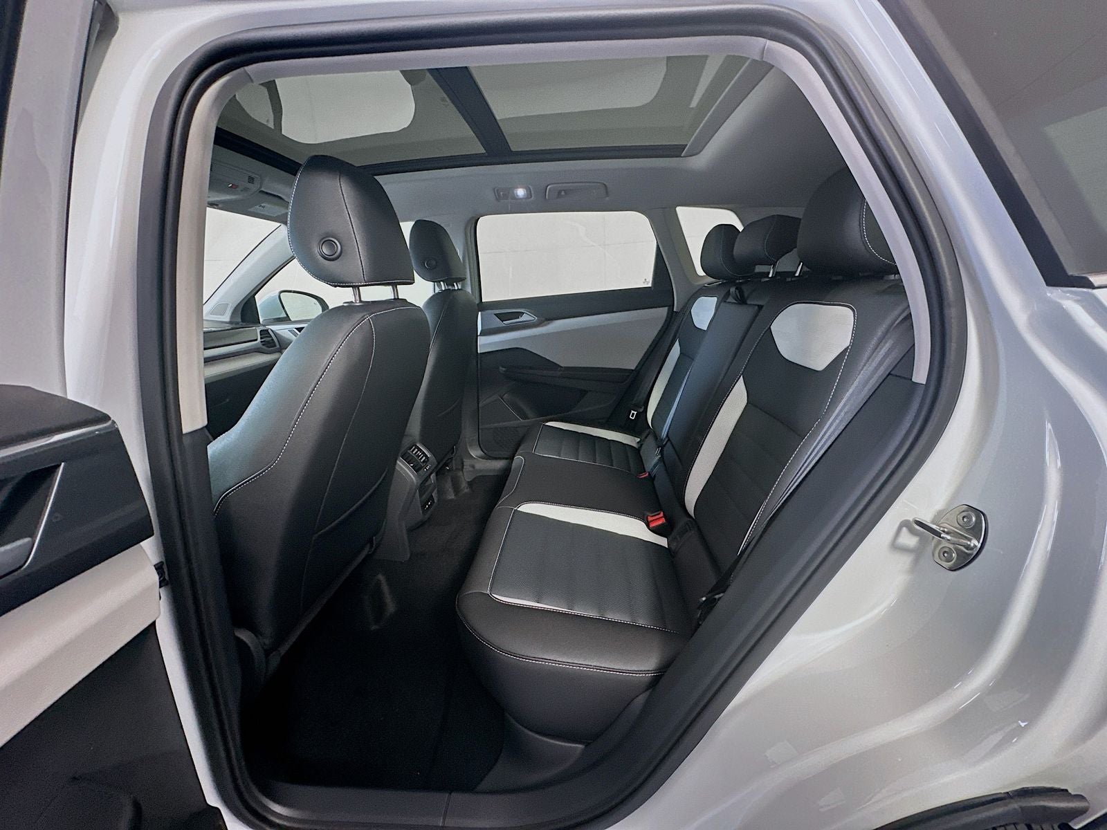 2026 Volkswagen Taos 1.5T SEL