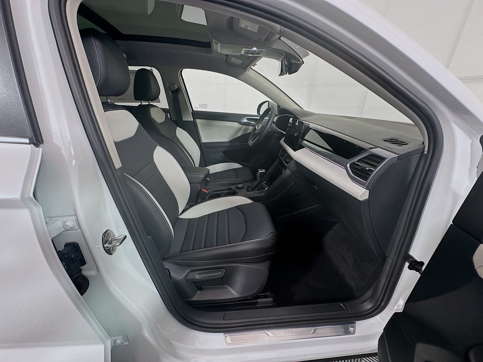 2026 Volkswagen Taos 1.5T SEL