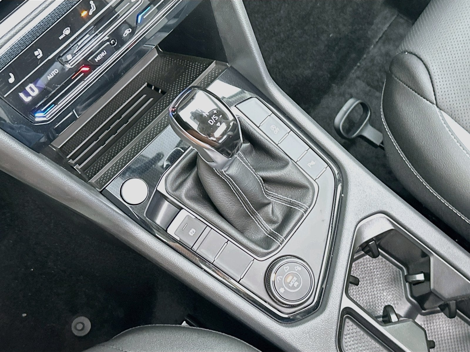 2027 Volkswagen Taos 1.5T SEL