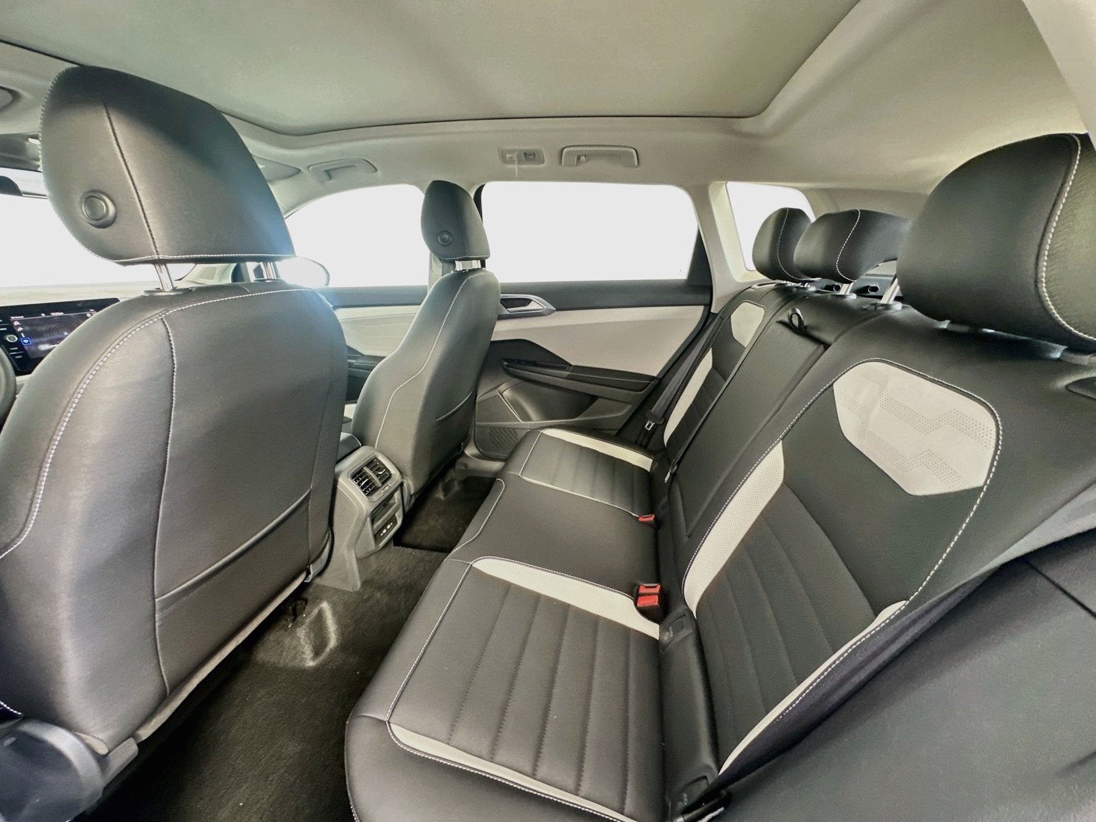 2027 Volkswagen Taos 1.5T SEL