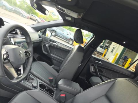 2022 Volkswagen Tiguan SE R-Line Black