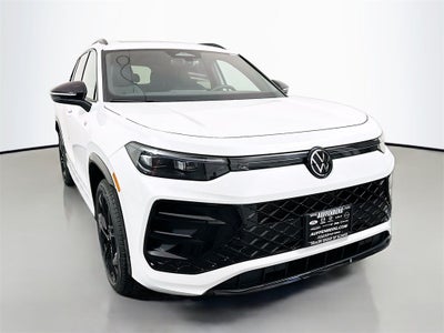 2026 Volkswagen Tiguan 2.0T SE R-Line Black