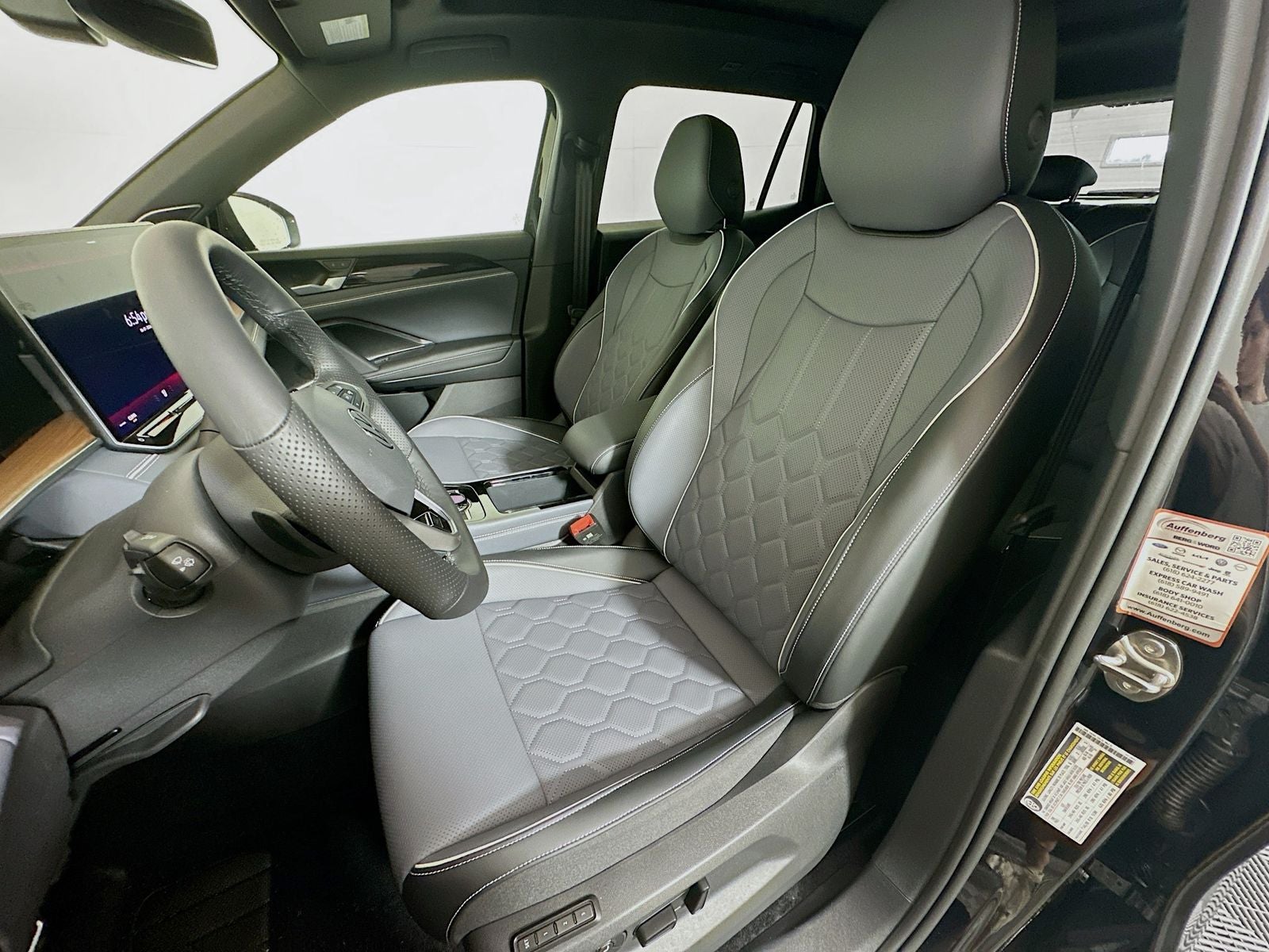 2026 Volkswagen Tiguan 2.0T SEL R-Line