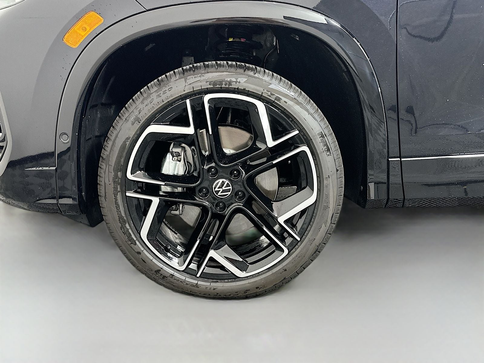 2026 Volkswagen Tiguan 2.0T SEL R-Line