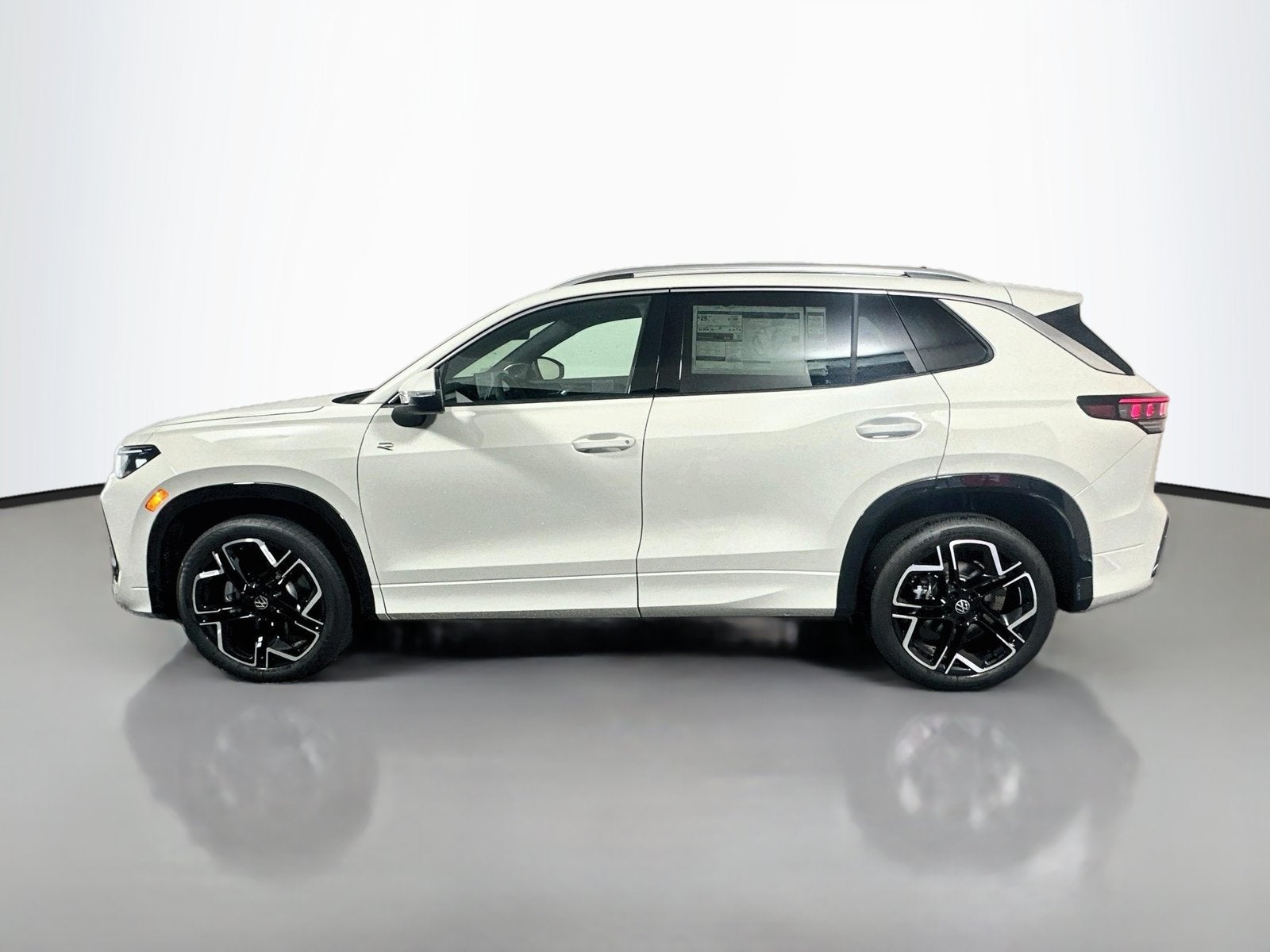 2026 Volkswagen Tiguan 2.0T SEL R-Line Turbo