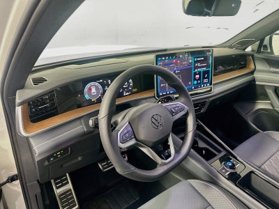 2026 Volkswagen Tiguan 2.0T SEL R-Line Turbo
