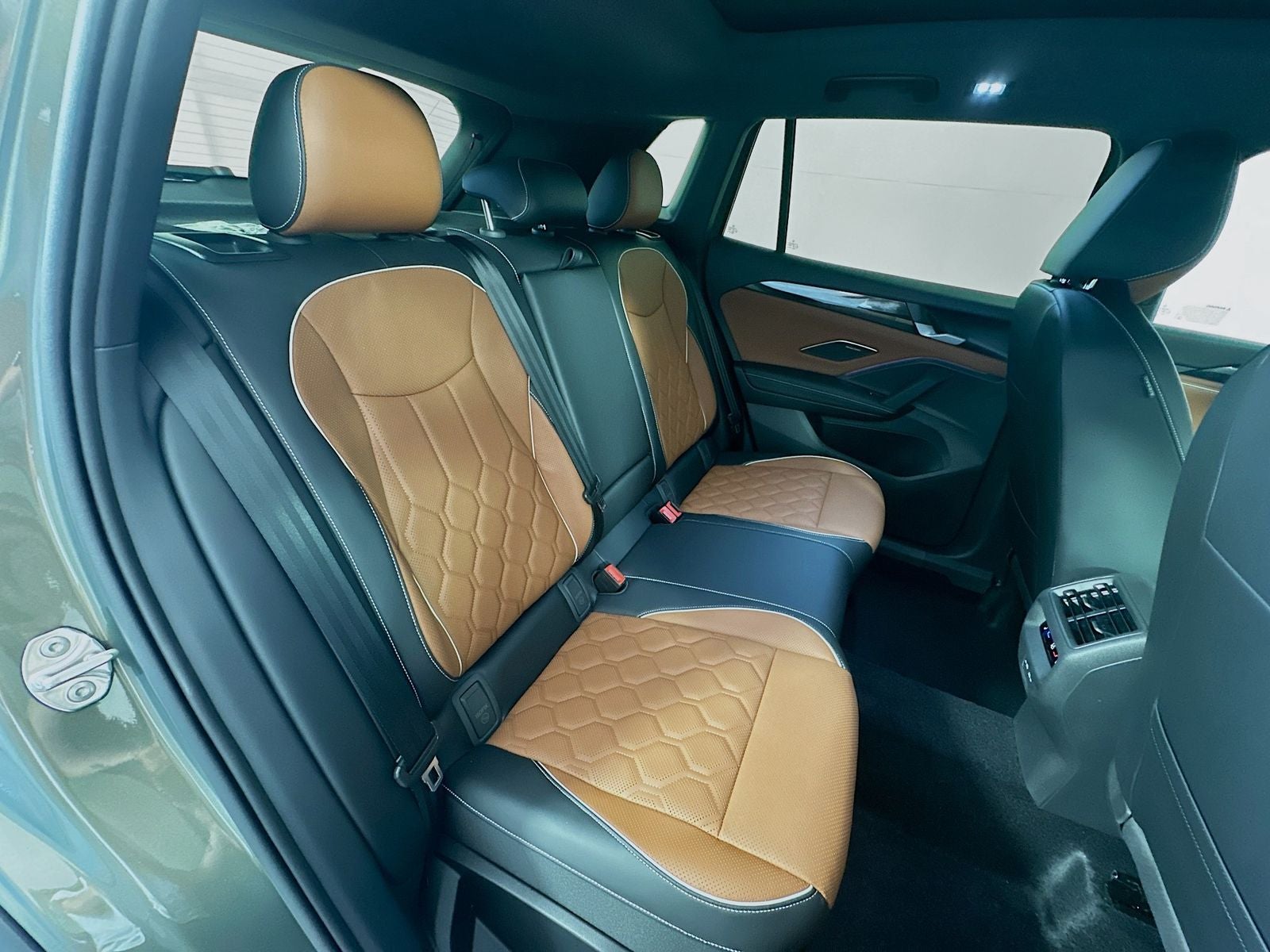2026 Volkswagen Tiguan 2.0T SEL R-Line Turbo