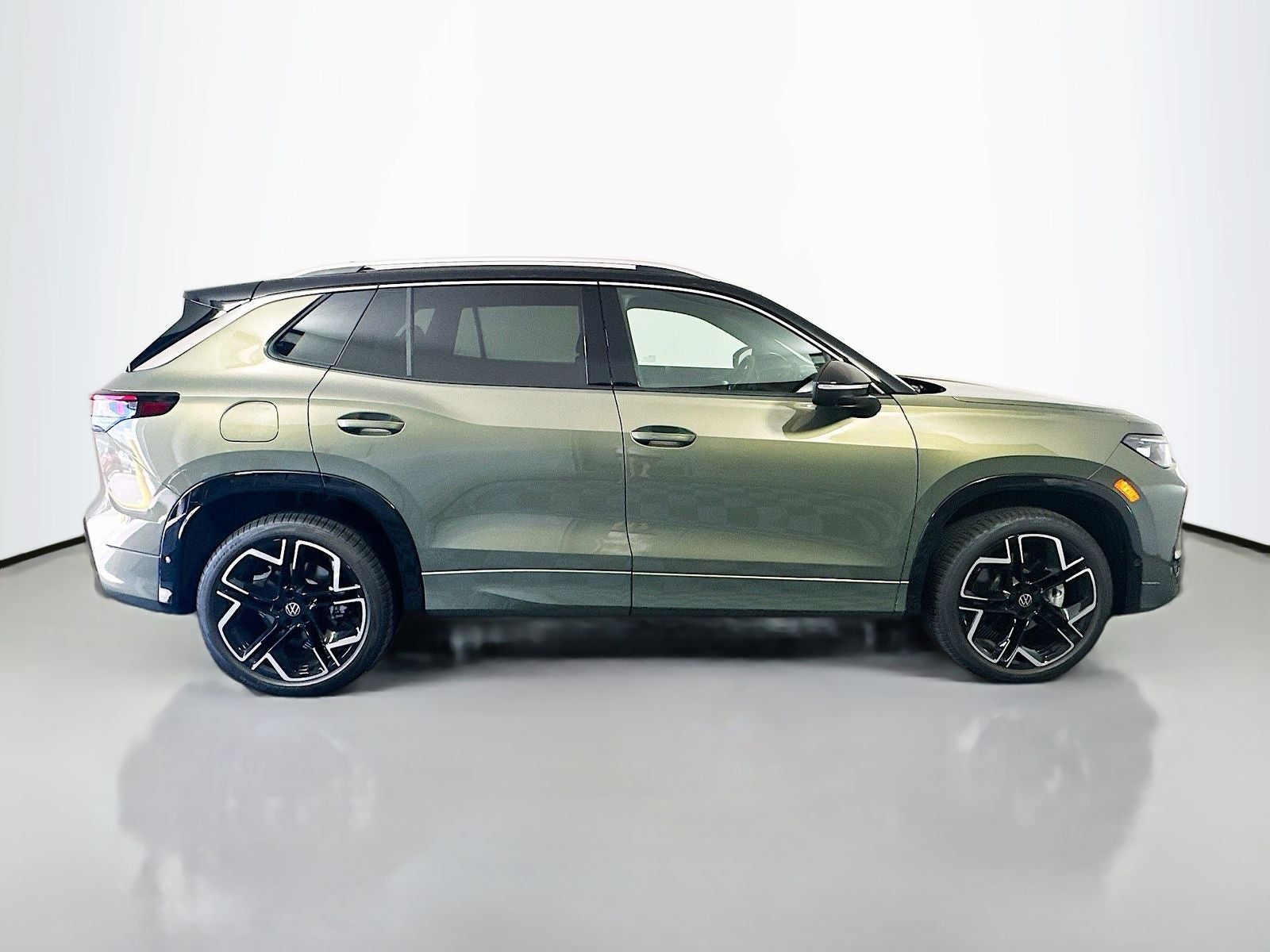 2026 Volkswagen Tiguan 2.0T SEL R-Line Turbo