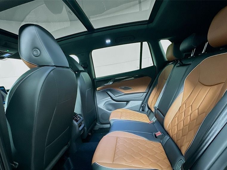 2026 Volkswagen Tiguan 2.0T SEL R-Line