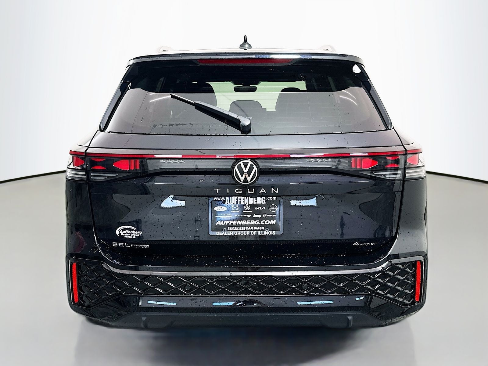2026 Volkswagen Tiguan 2.0T SEL R-Line