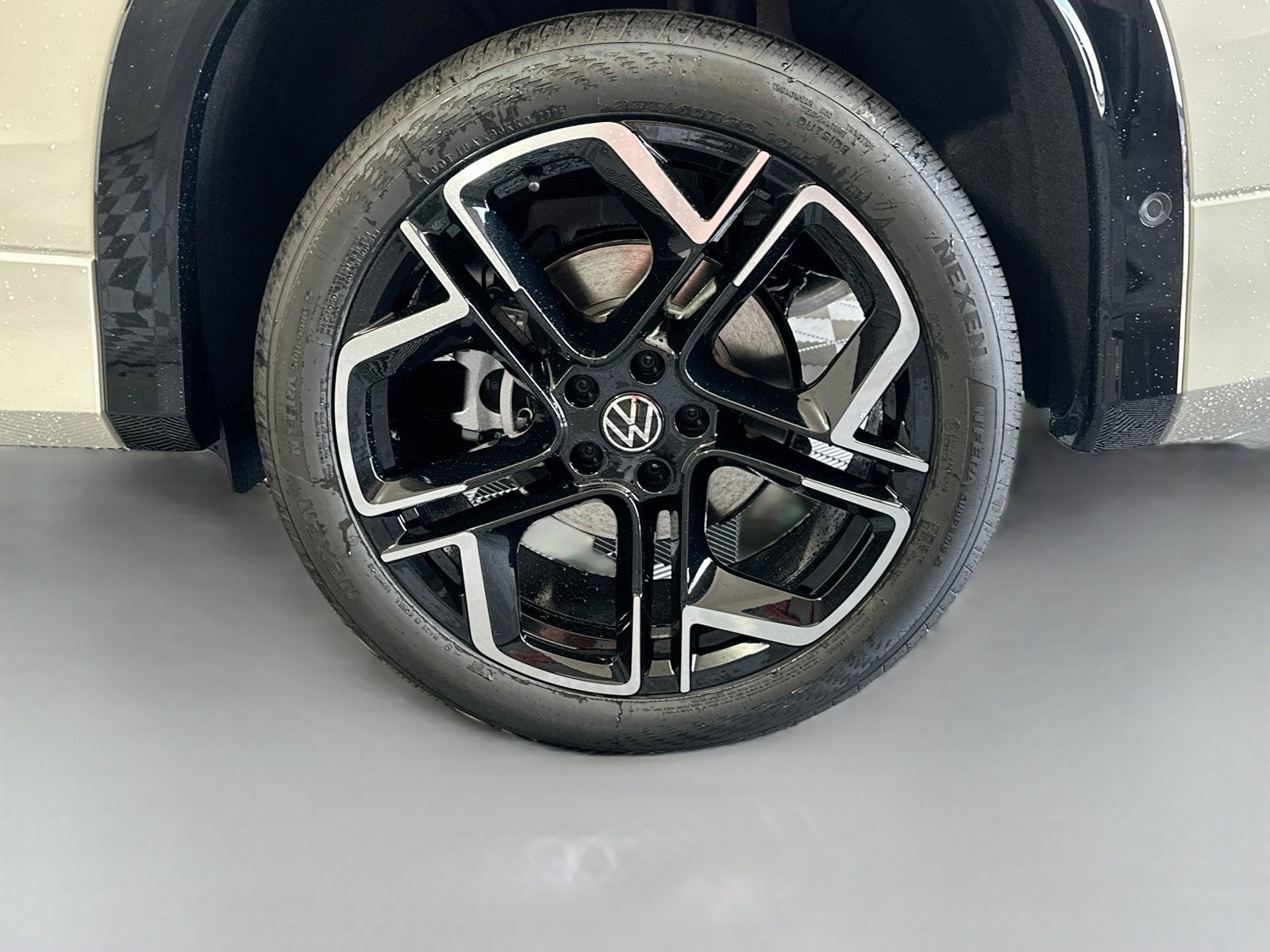 2026 Volkswagen Tiguan 2.0T SEL R-Line Turbo