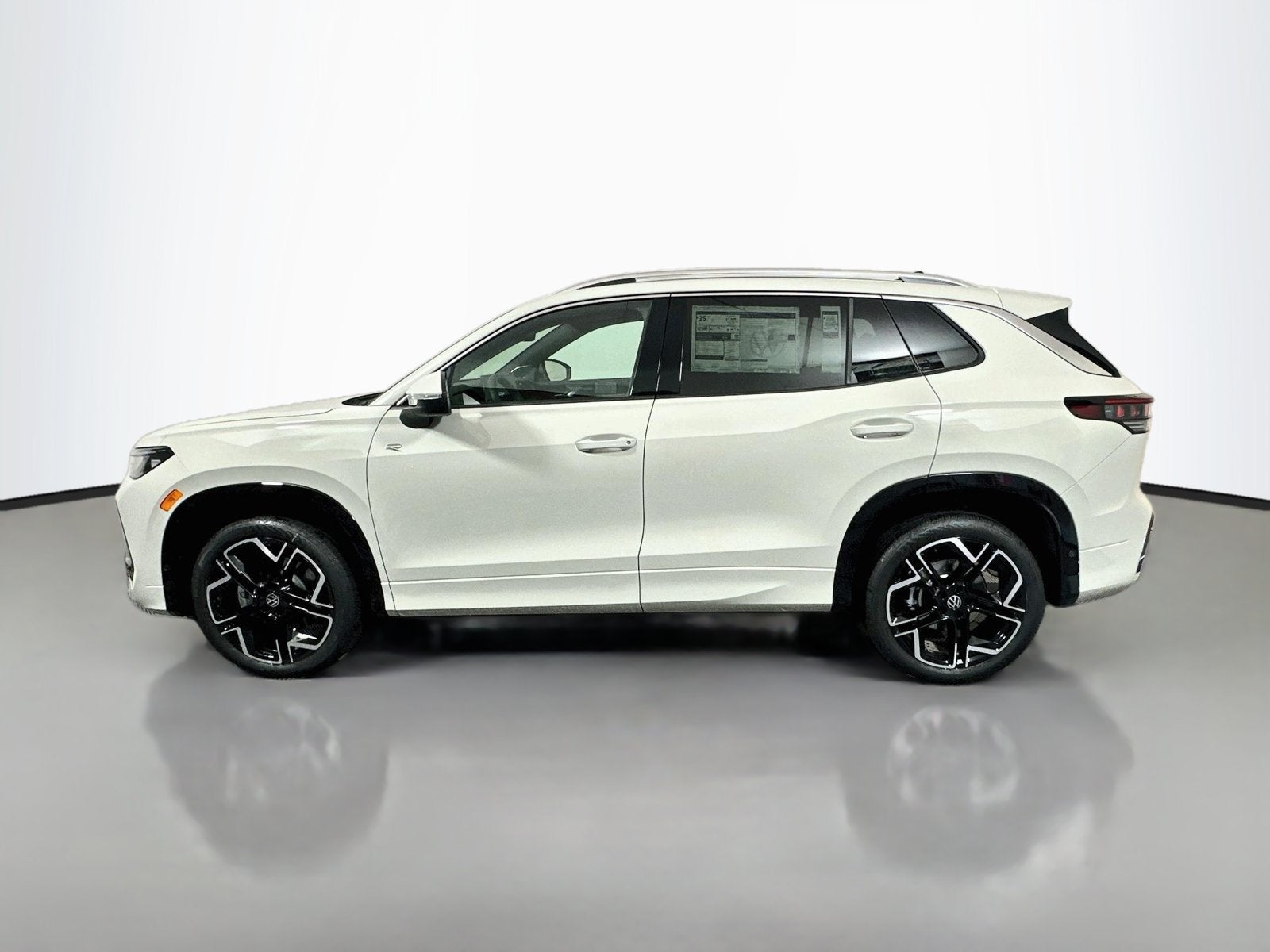 2026 Volkswagen Tiguan 2.0T SEL R-Line Turbo