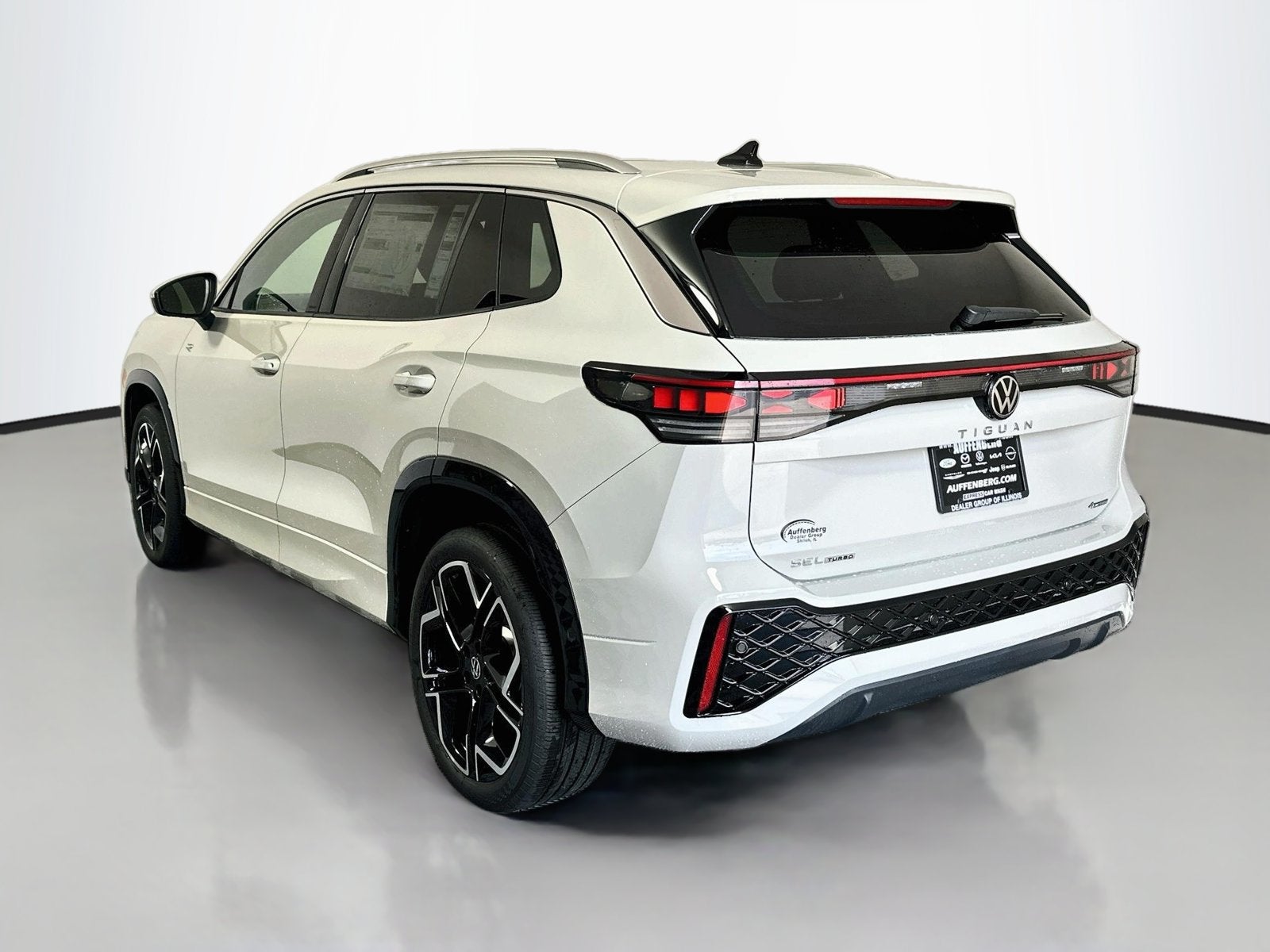2026 Volkswagen Tiguan 2.0T SEL R-Line Turbo