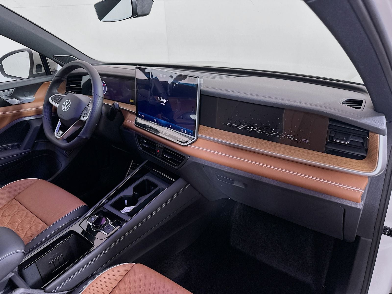 2026 Volkswagen Tiguan 2.0T SEL R-Line