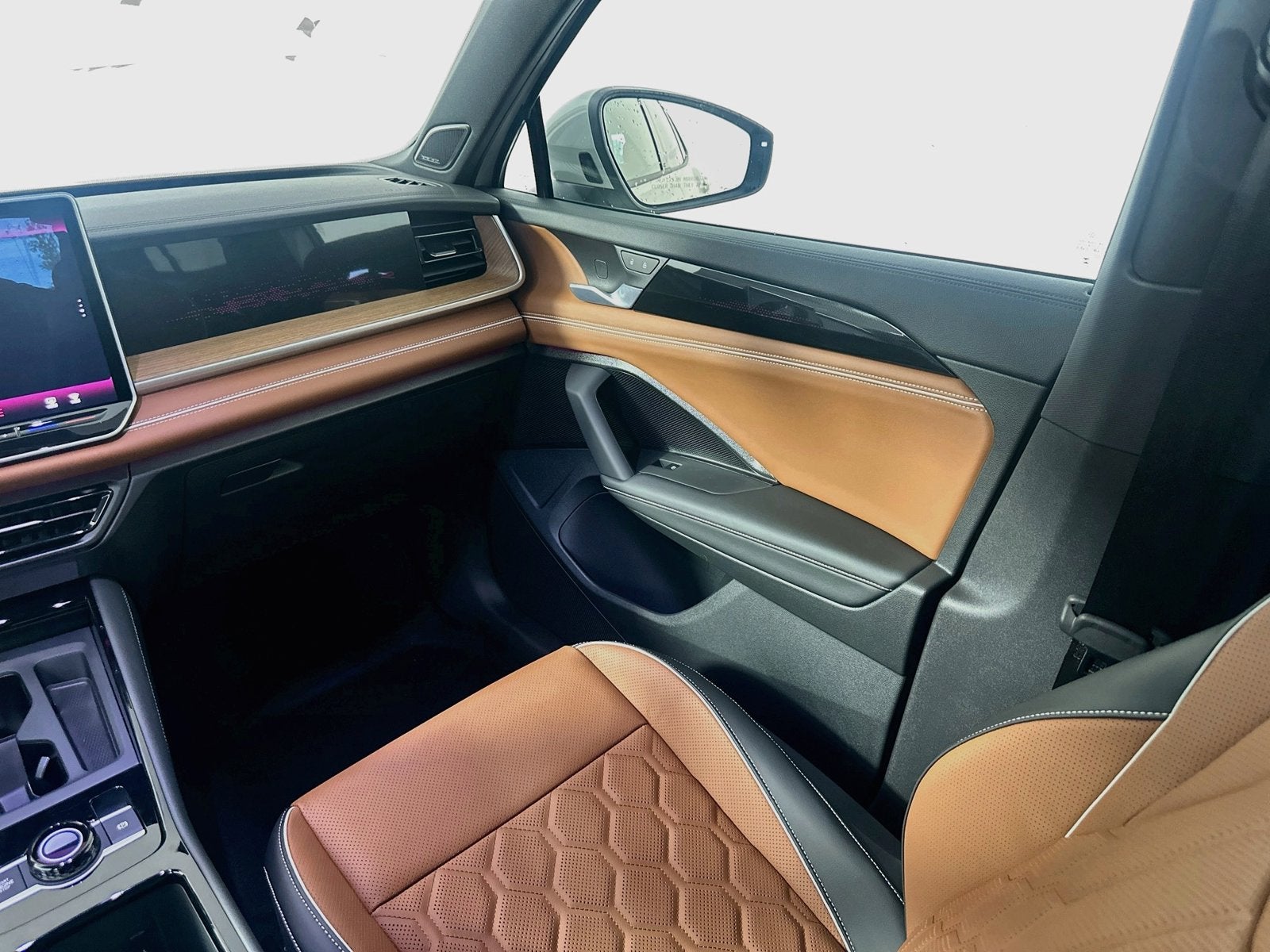 2026 Volkswagen Tiguan 2.0T SEL R-Line Turbo