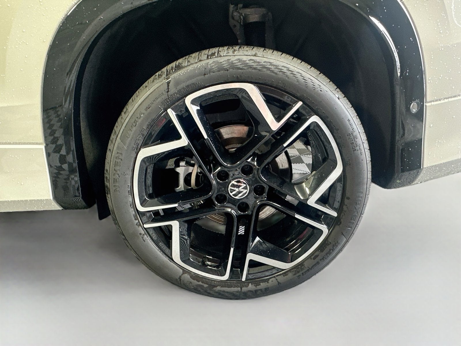 2026 Volkswagen Tiguan 2.0T SEL R-Line Turbo