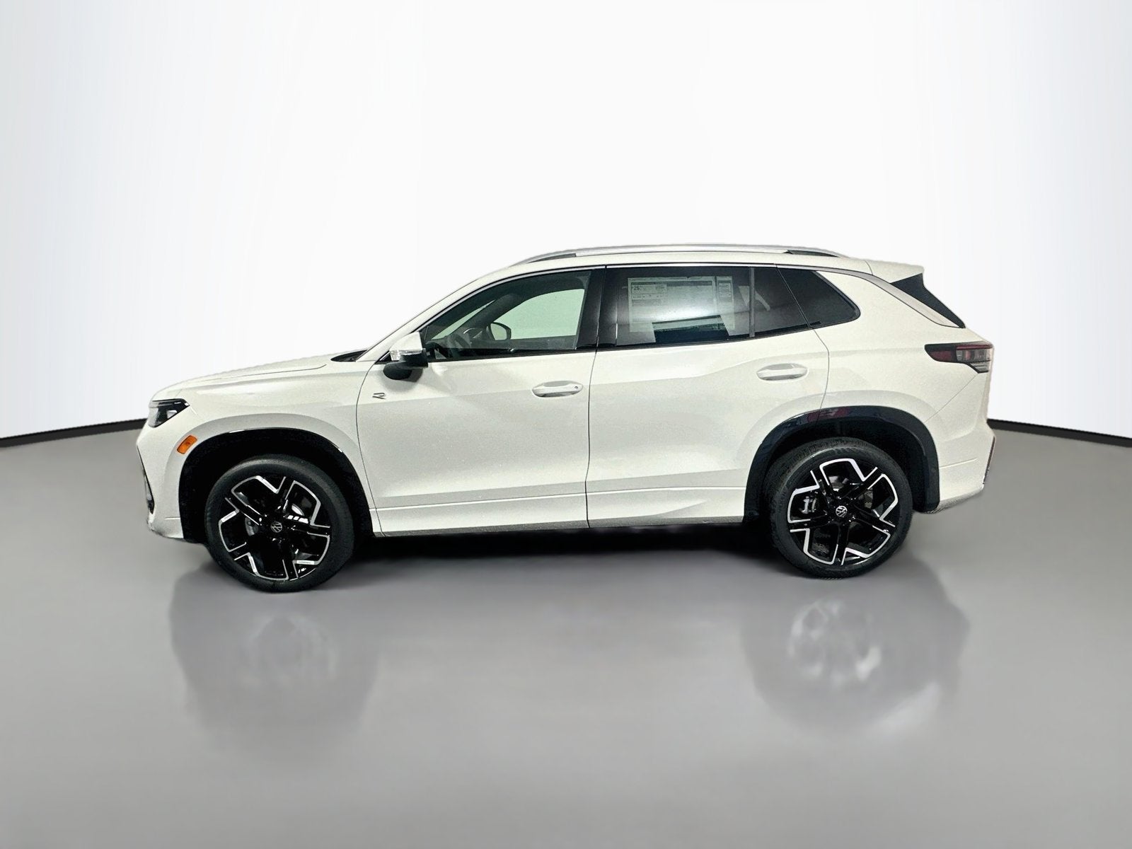 2026 Volkswagen Tiguan 2.0T SEL R-Line Turbo