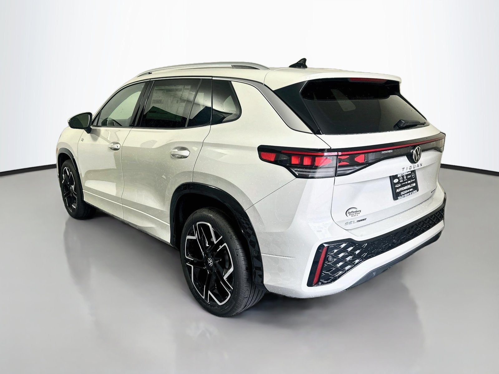 2026 Volkswagen Tiguan 2.0T SEL R-Line Turbo