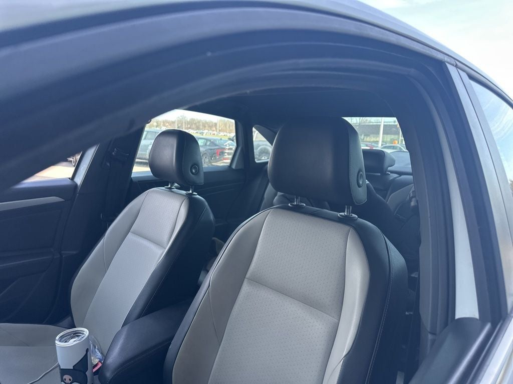 2019 Volkswagen Jetta R-Line