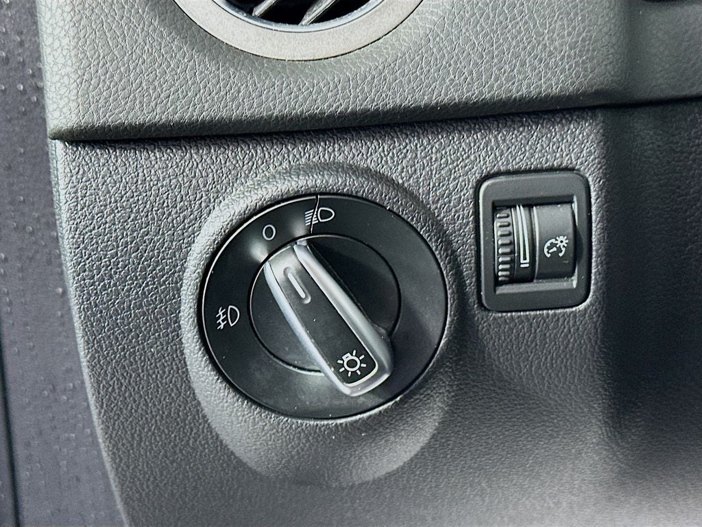 2011 Volkswagen Tiguan SE