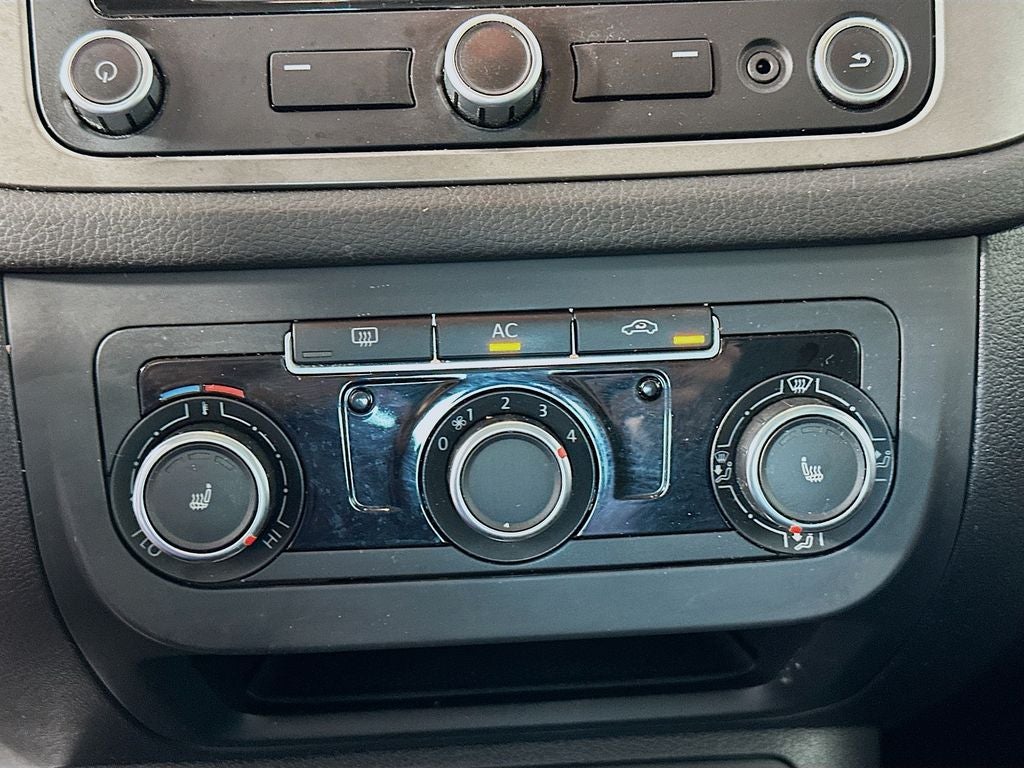 2011 Volkswagen Tiguan SE