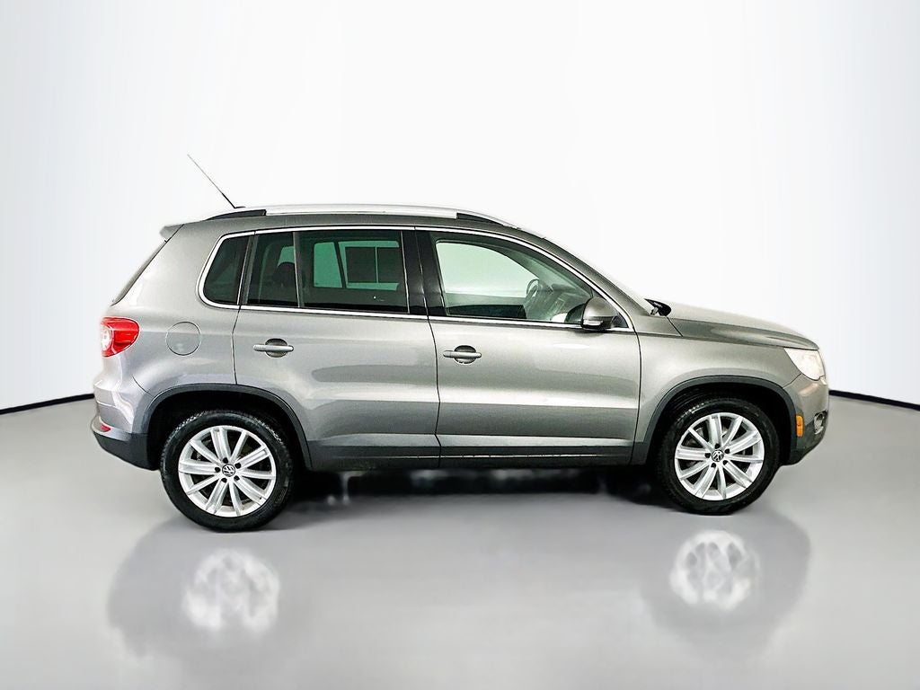 2011 Volkswagen Tiguan SE