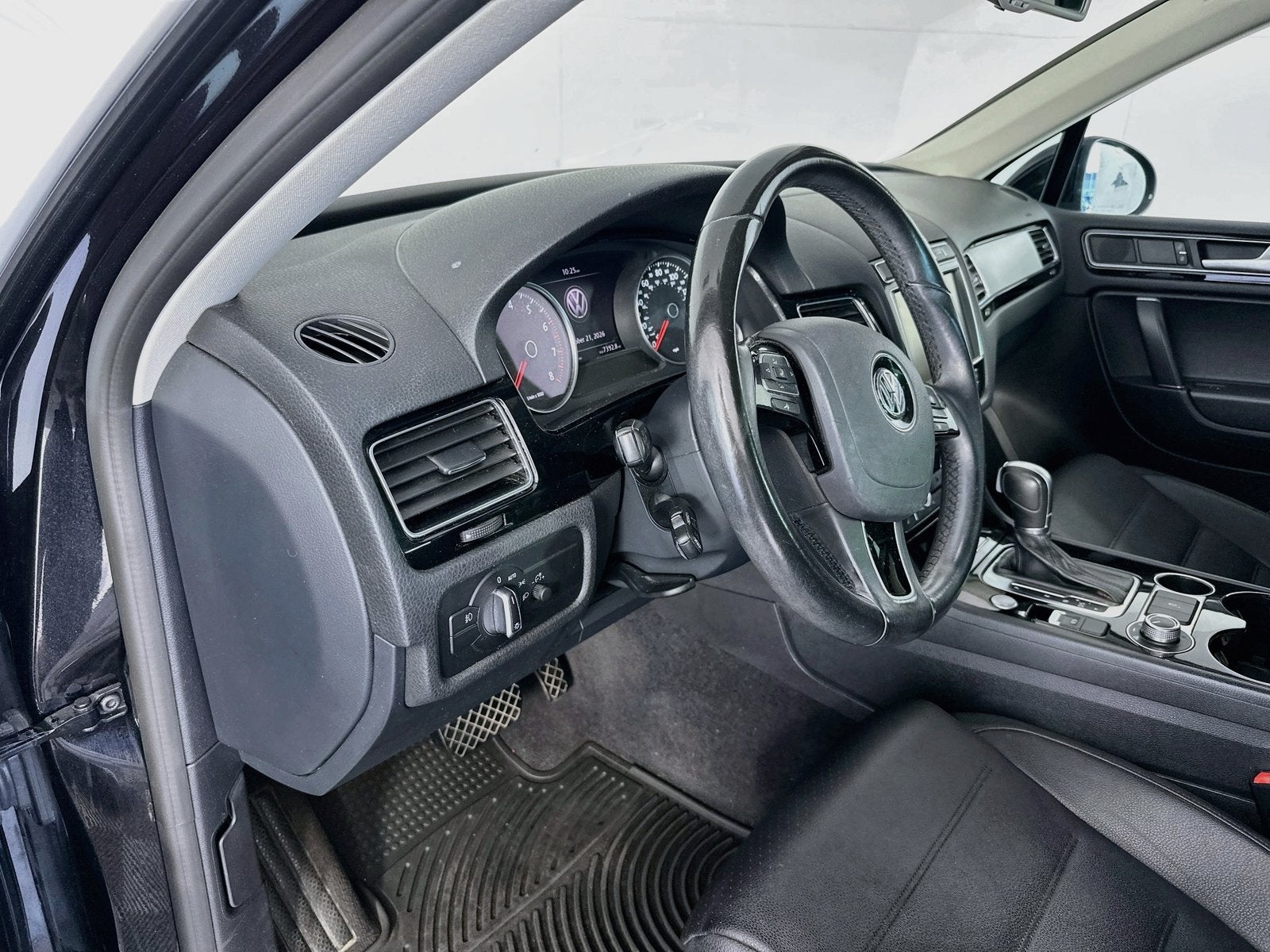 2016 Volkswagen Touareg Sport