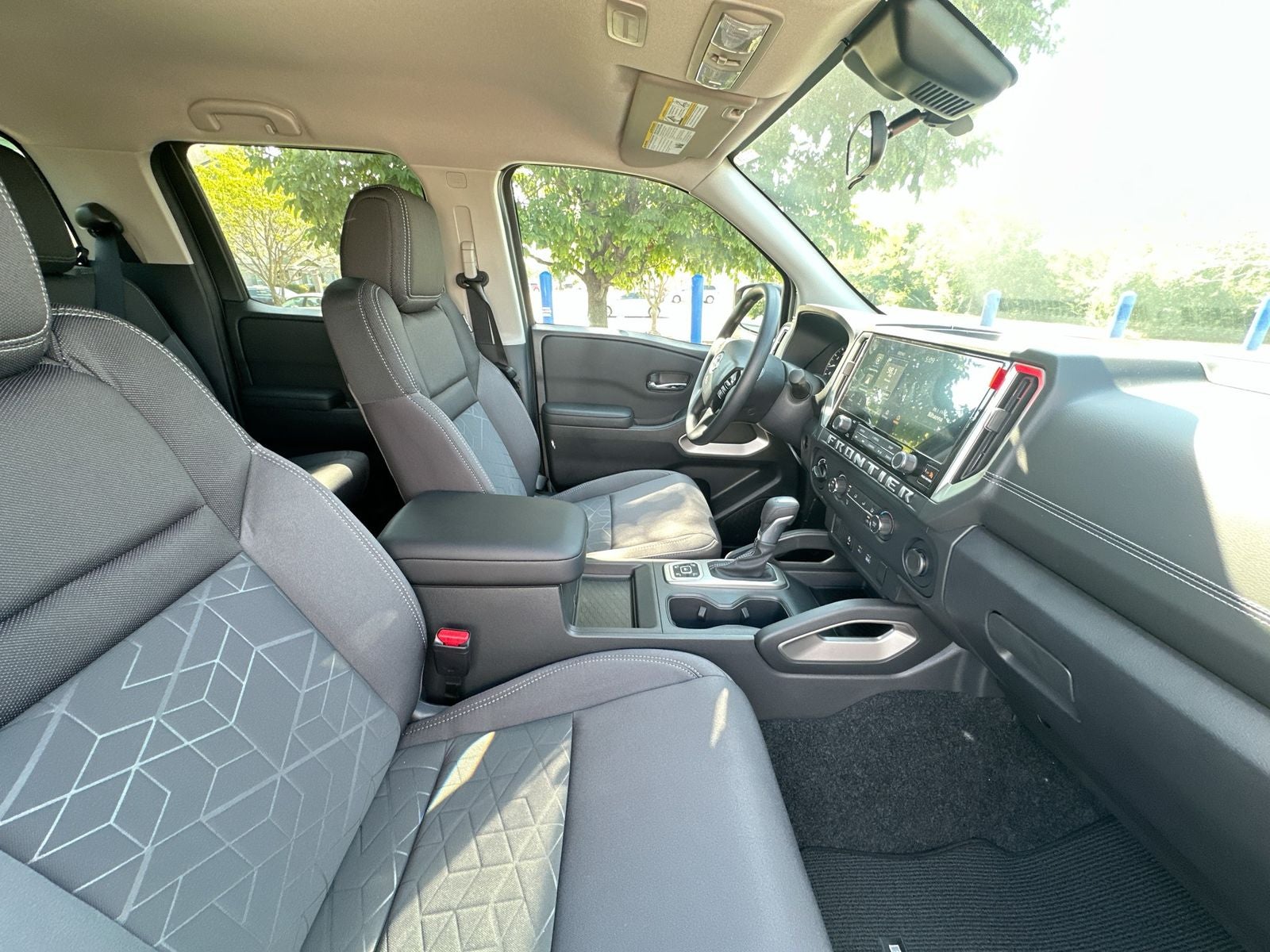 2027 Nissan Frontier SV