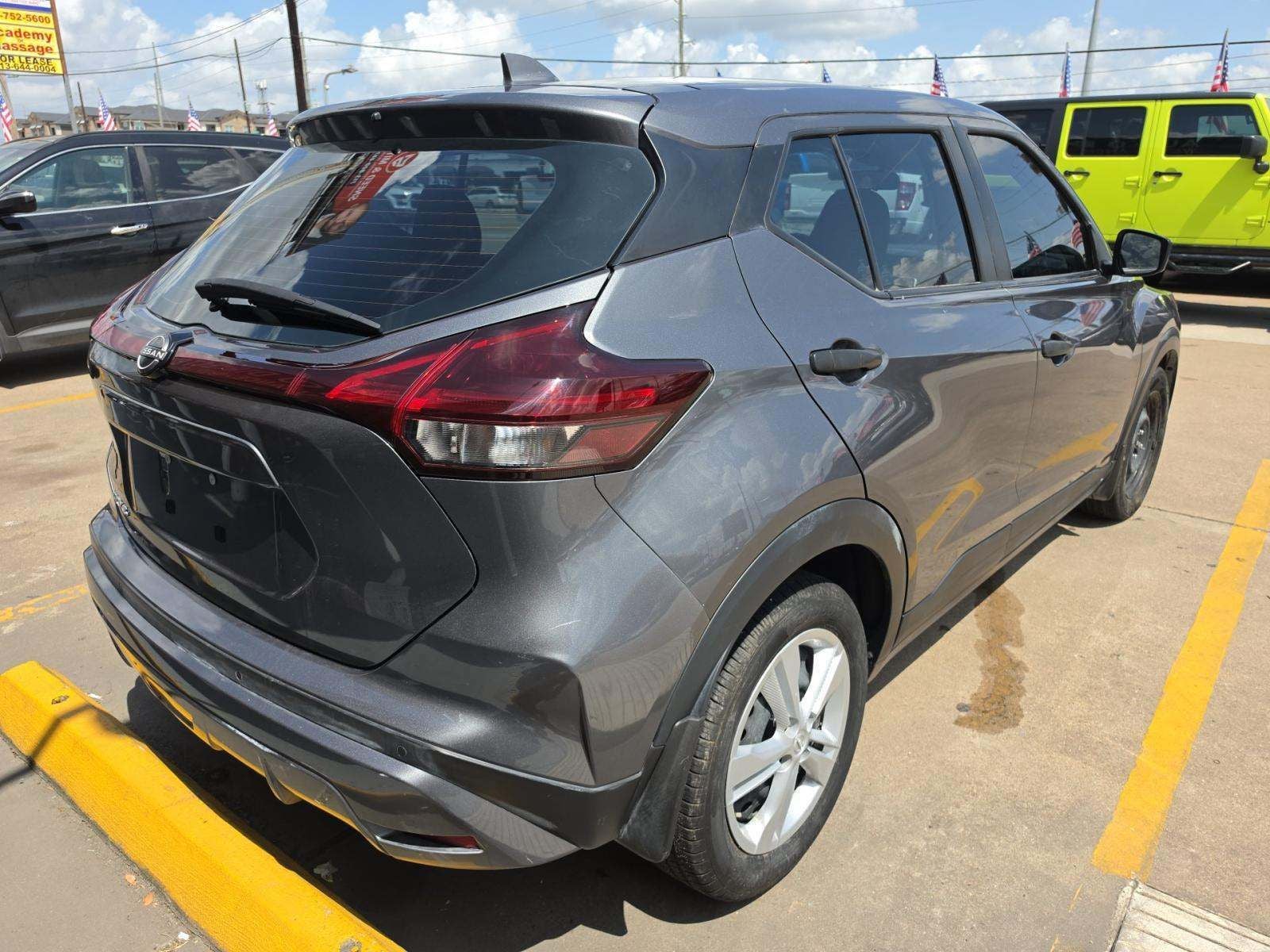 2022 Nissan Kicks S
